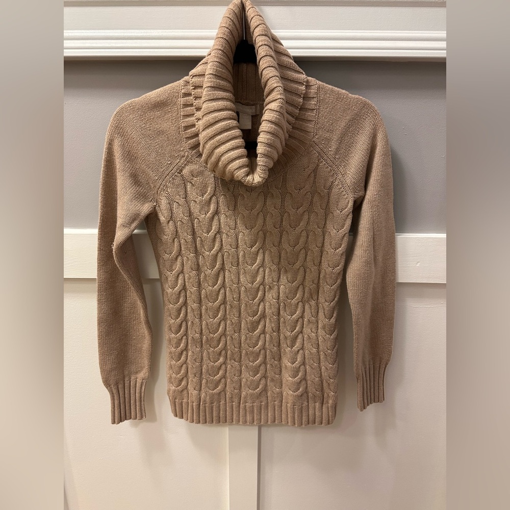 Banana Republic size XS cable knit turtleneck sweater